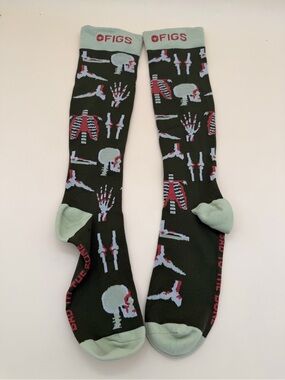 FIGS "Bad to the Bone" Crew Compression Socks Size Large New without tag